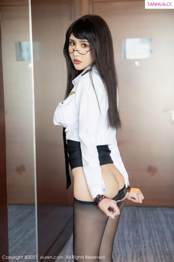 SOLO-尹菲  [XiuRen]高清写真图 2021.11.12 No.4207 Emily尹菲第40张图片